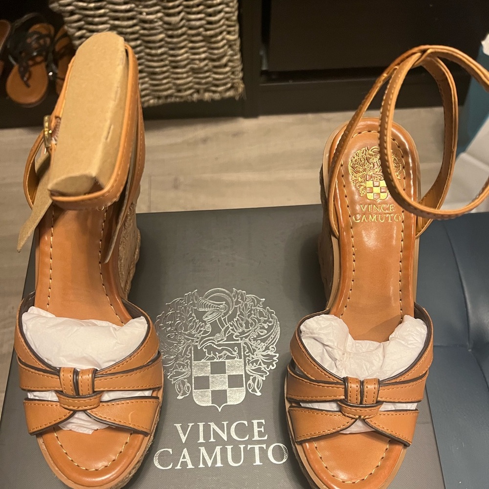 SOLD-Brand new, Vince Camuto, Tan Wedges